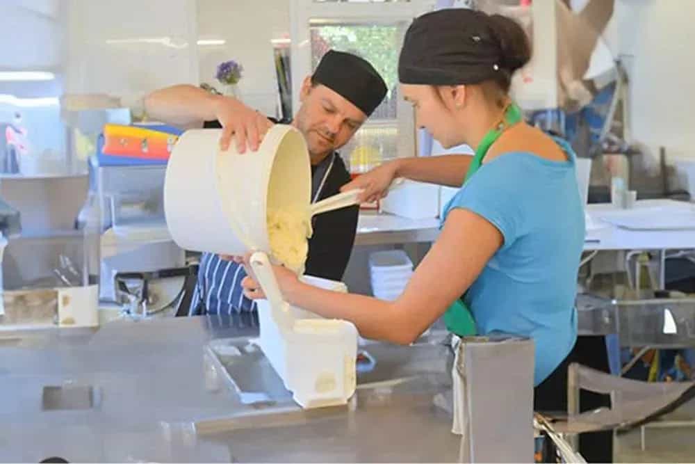 Making ice cream mirrored