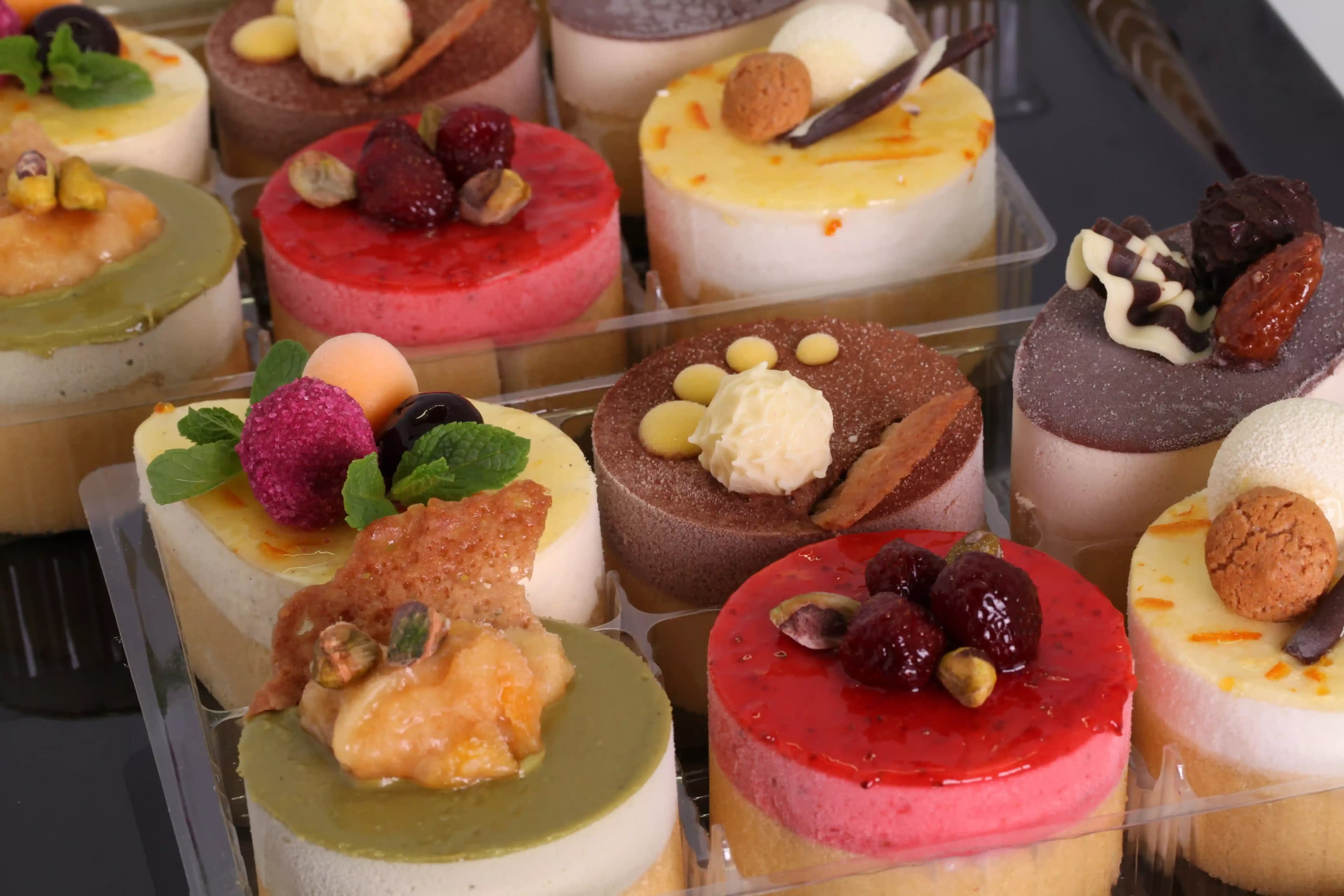 Mini Ice Cream Cakes